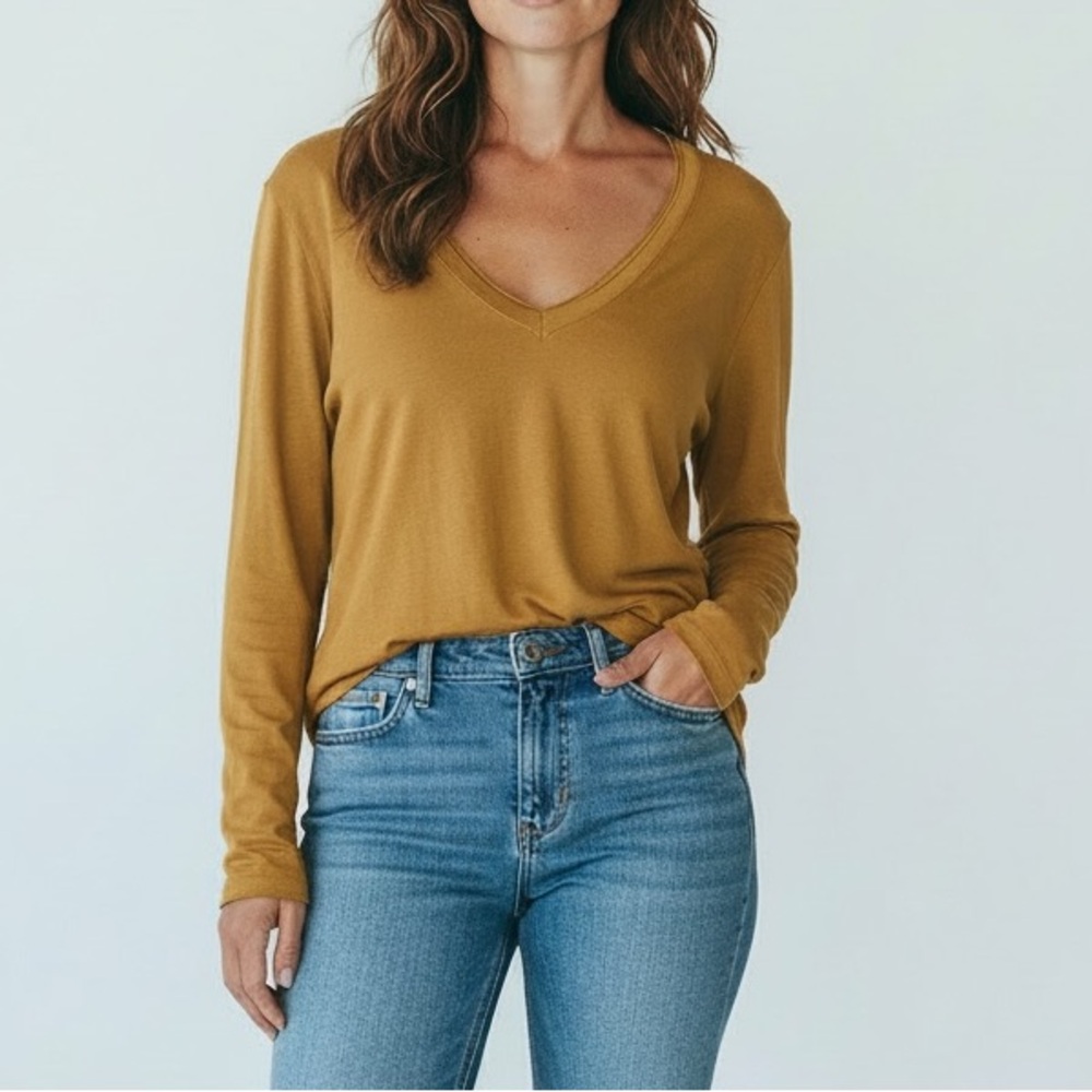 Treasure & Bond Women’s Mustard V-Neck Relaxed Top Small NWT‎